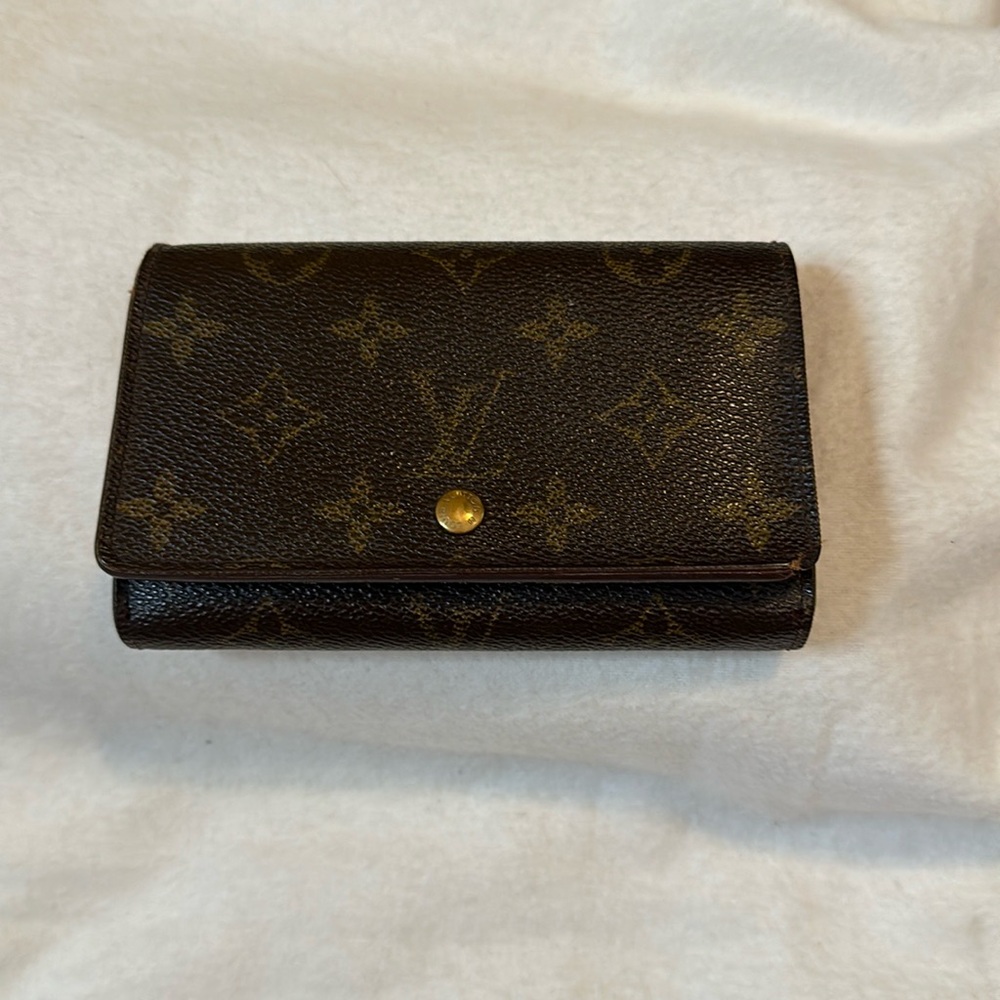 EUC LV compact wallet